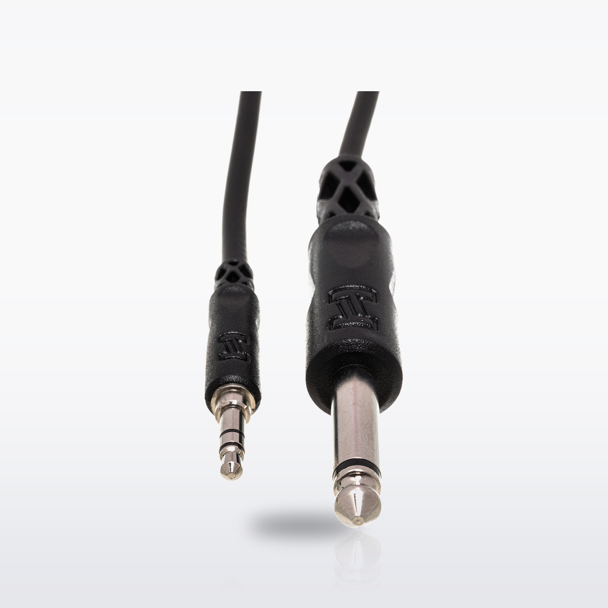 Hosa CMP-100 Mono Interconnect, front view
