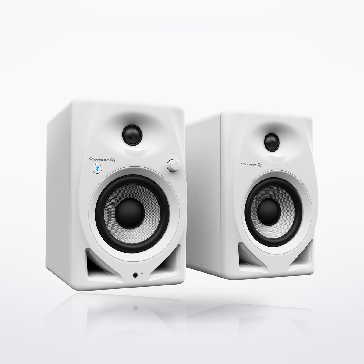 Pioneer DJ DM-40D-BT Bluetooth desktop monitor speakers, White, angle