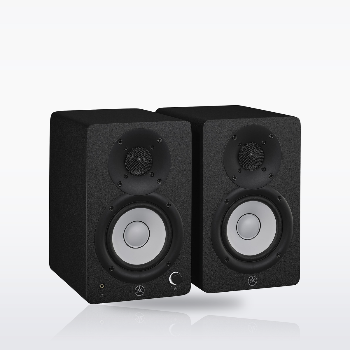 Yamaha HS4 studio monitors, Black, pair, angle