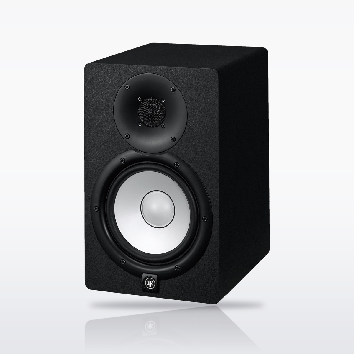 Yamaha HS7 studio monitor, Black, angle