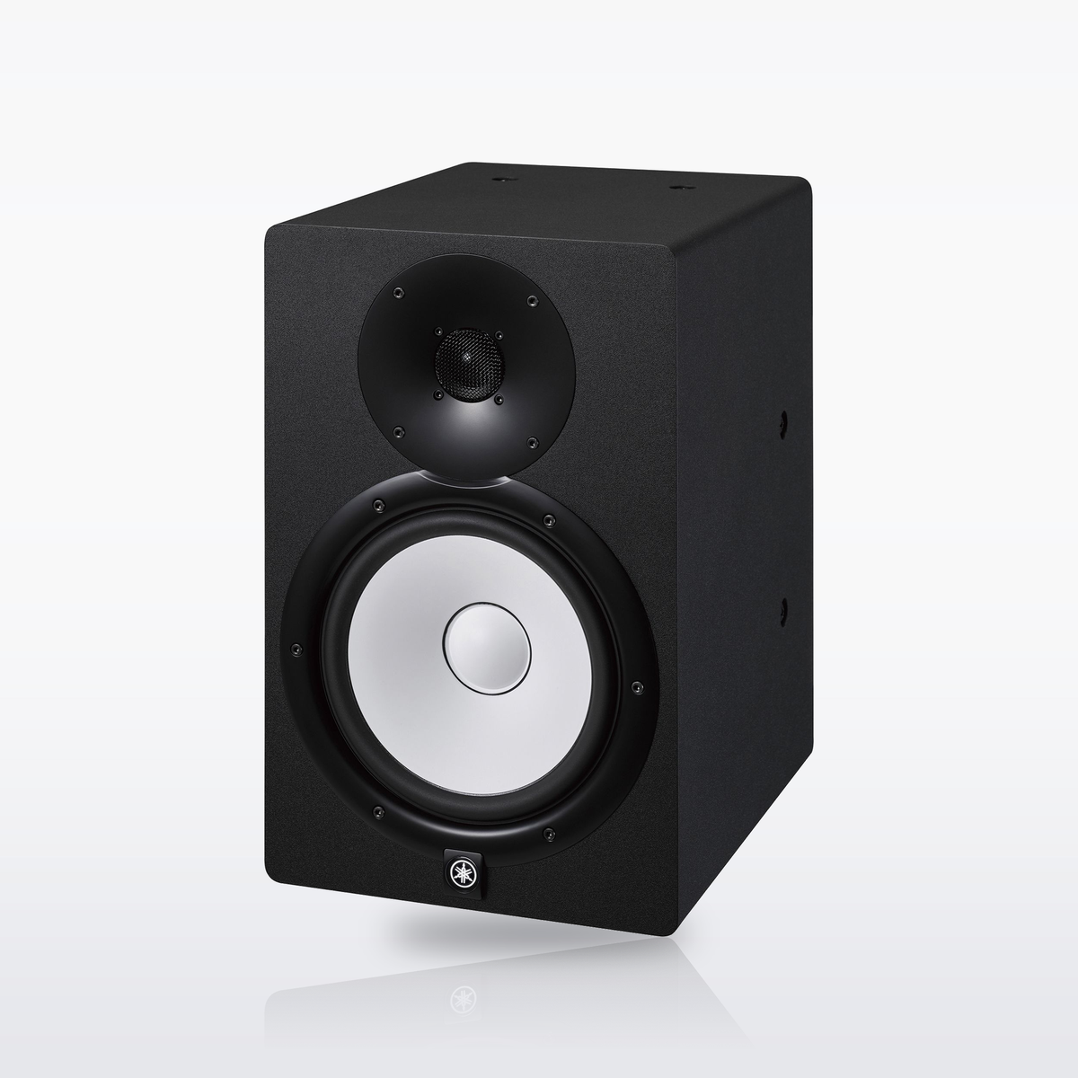 Yamaha HS8I studio monitor, Black, angle