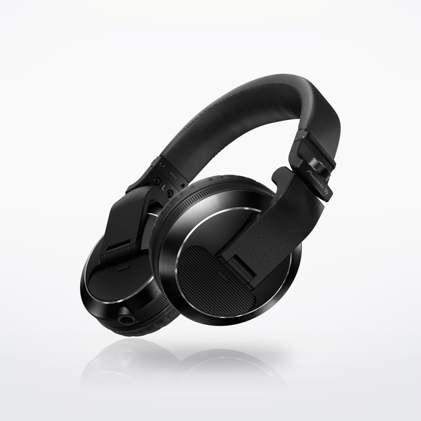 Pioneer DJ HDJ-X7 DJ headphones, Black, three-quarter view