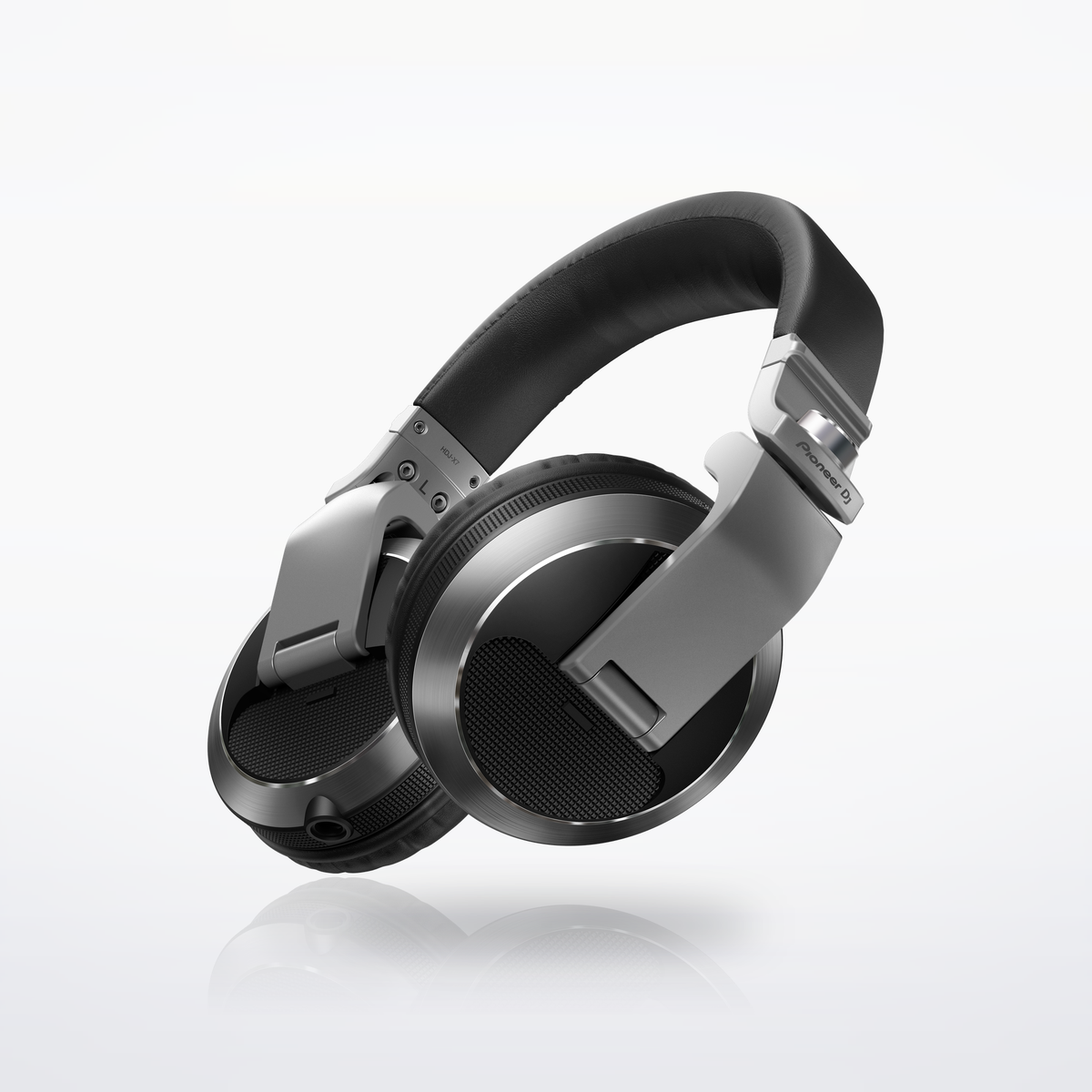 Pioneer DJ HDJ-X7 DJ headphones, Silver, three-quarter view